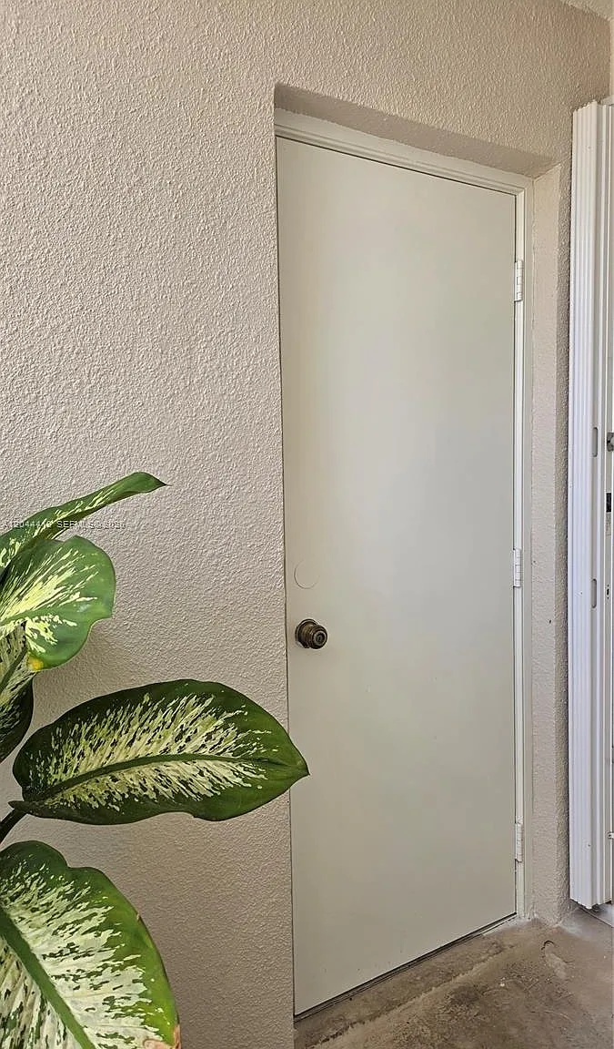 Keys Gate Condo No Seven — Photo 4
