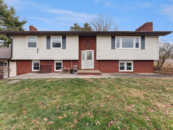 2nd image of 301 Sheridan Pl