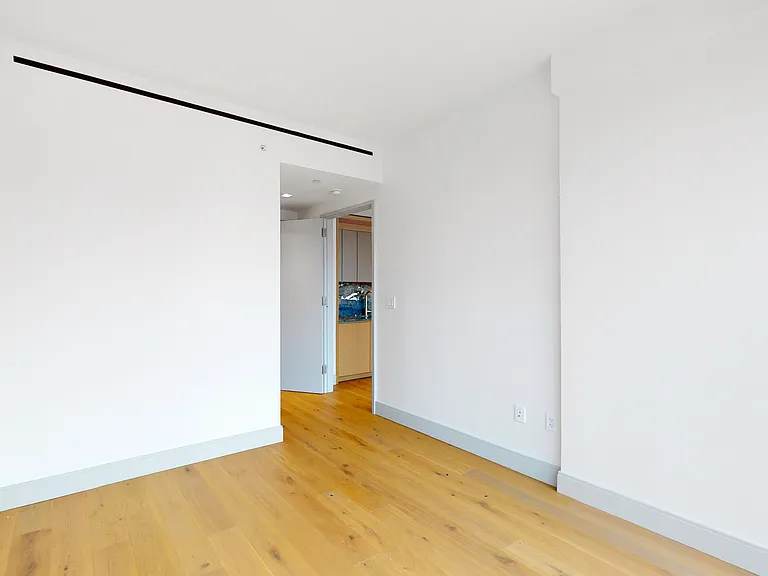 101 W 14th St #9A — Photo 7