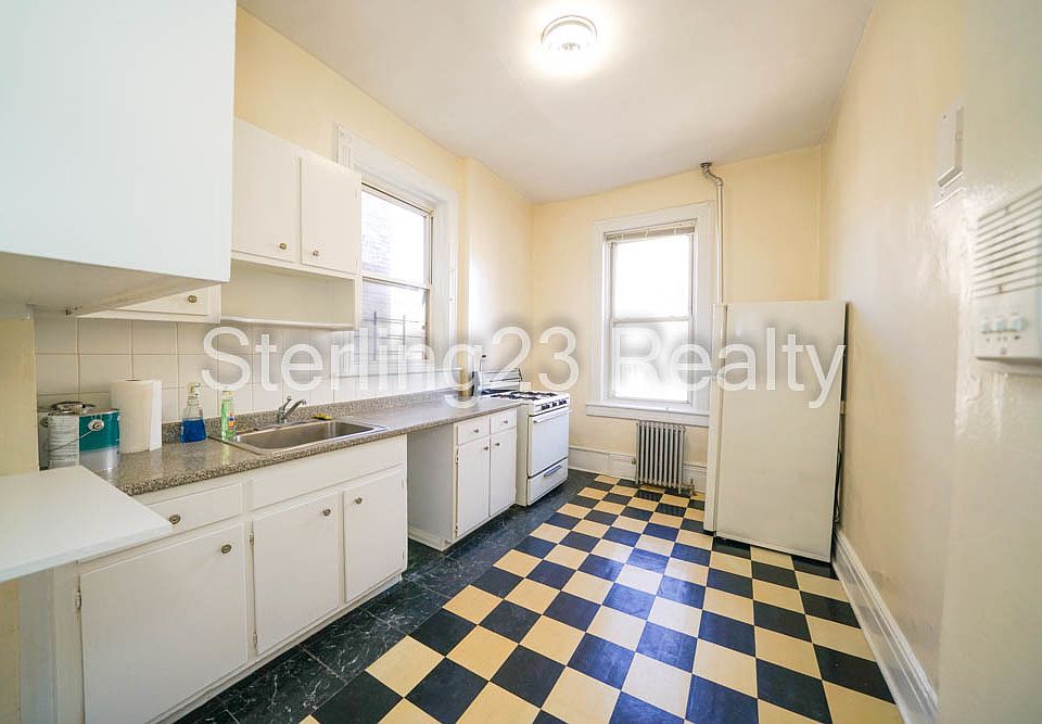 1st image of 30-50 23rd St #3LL