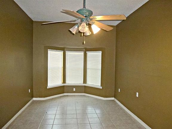 5th image of 1300 W Lovers Ln