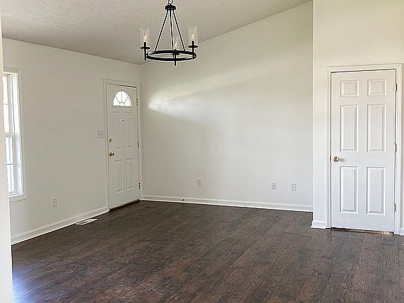 2nd image of 616 Hillgreen St