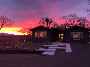 10 Knoll Crest Dr, Ashland, OR 97520