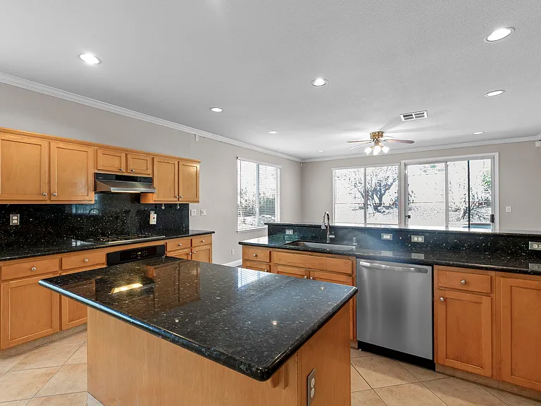 5220 Peacock Hill Dr — Photo 3
