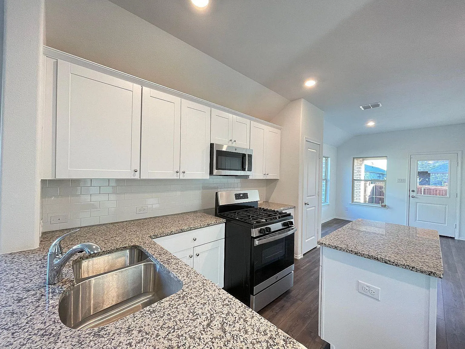 2372 Pyrite Dr — Photo 2