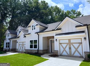 91 Village Ct #9, Cleveland, GA 30528