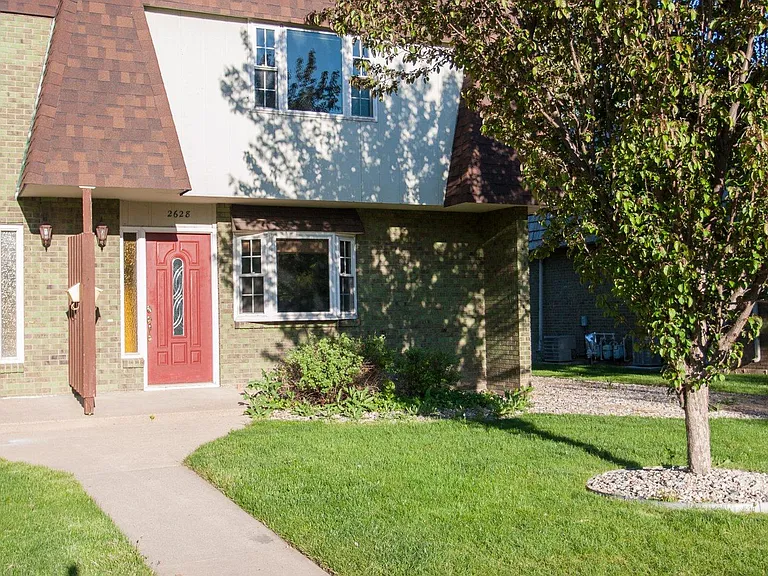 2628 Leisure Dr — Photo 2