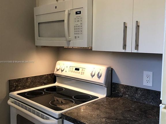 4th image of 860 Cypress Park Way #A4