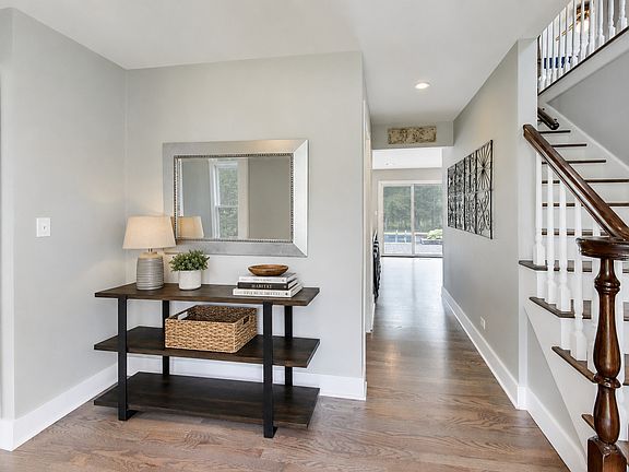 3rd image of 1604 Churchill Ct