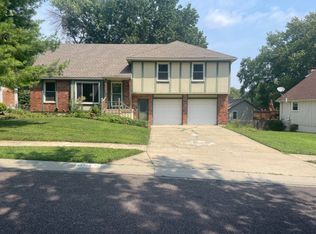 13306 W 112th St, Overland Park, KS 66210