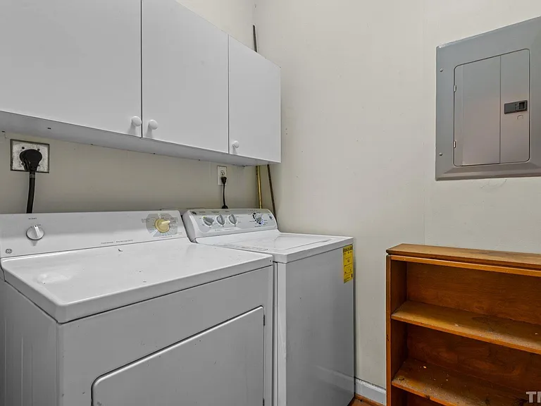 200 S Dawson St #202 — Photo 7