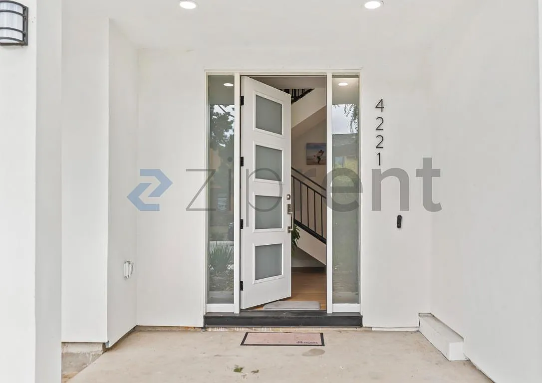 5 bed, 5.5 bath, 3103 sqft, $19,990 — Photo 3