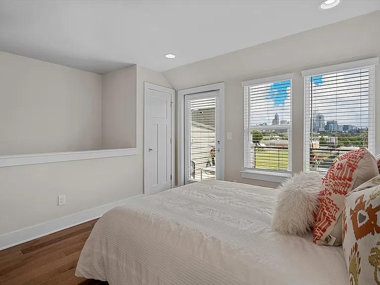 4201 Bryant Terraces Dr — Photo 20