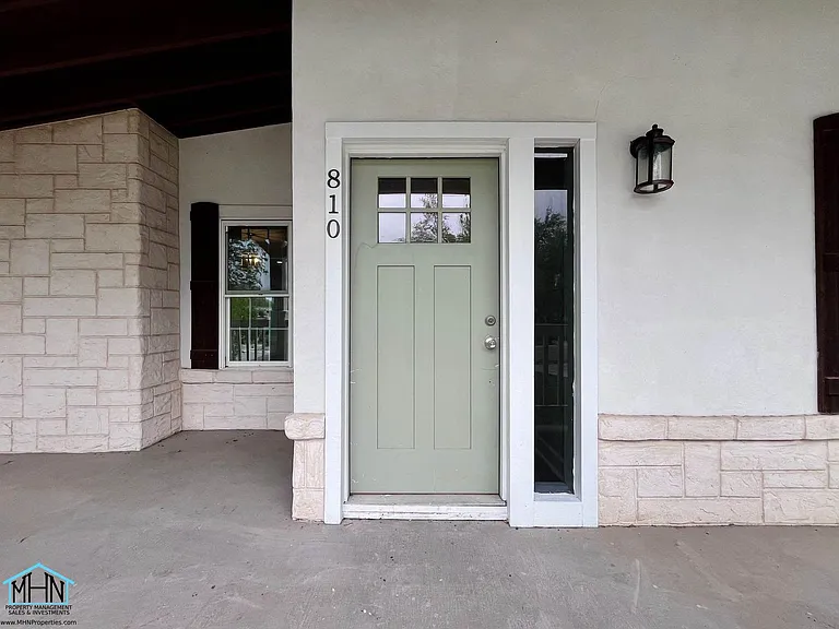 810 Elizabeth Rd — Photo 3