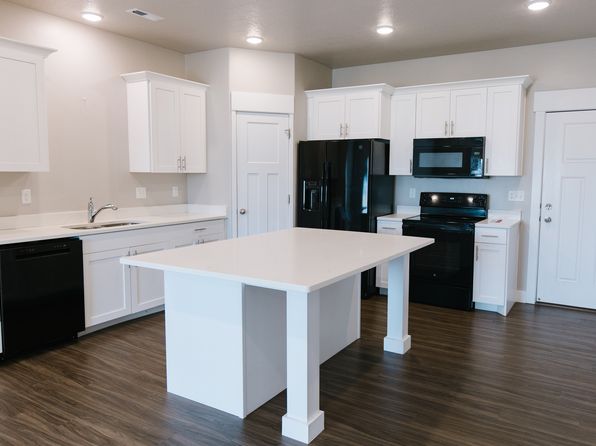 1727 E Talon Way