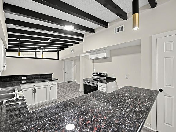 5th image of 2626 Knotty Oaks Trl
