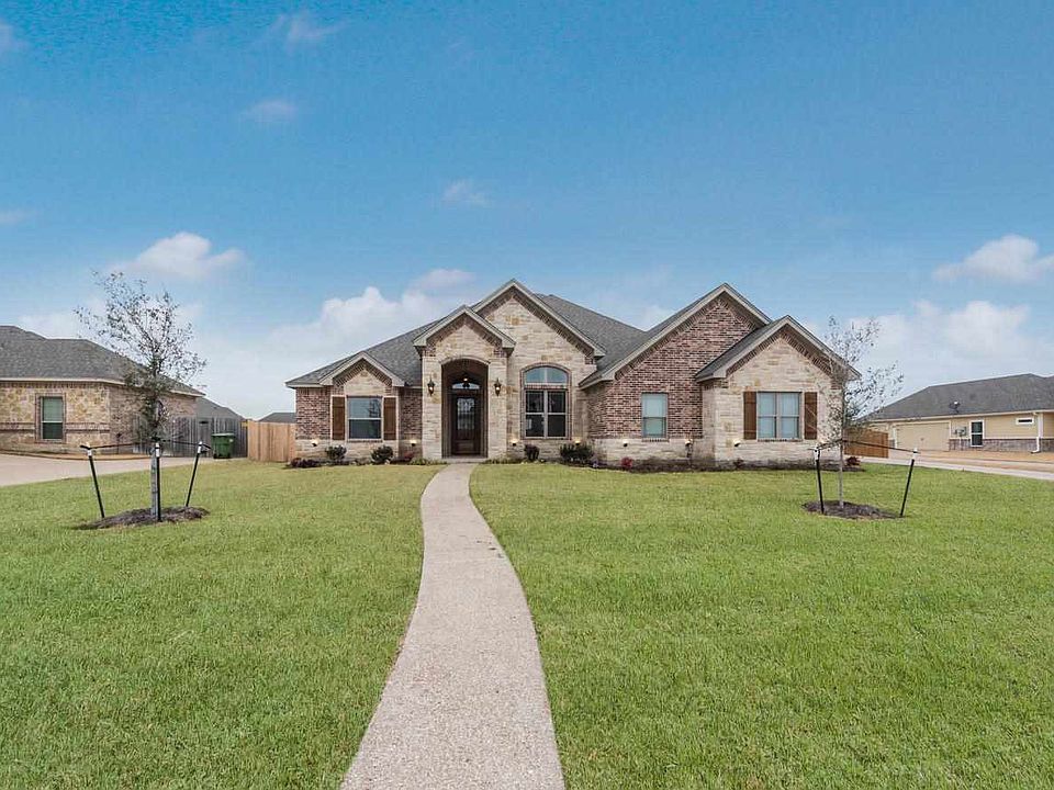 1st image of 443 Stone Manor Dr
