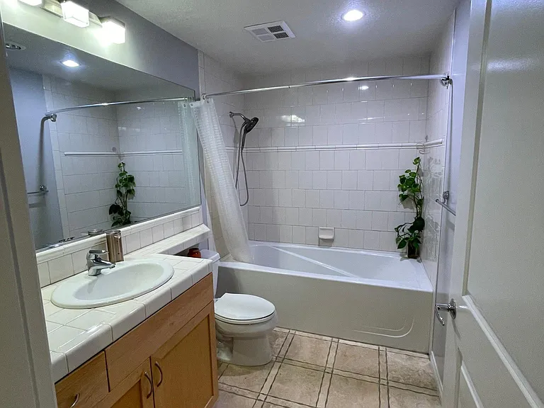 850 Beech St #614 — Photo 6