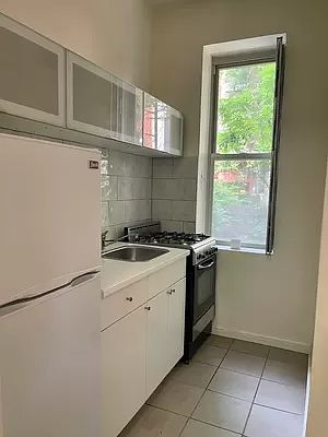 5th image of 25 W 84th St #1G