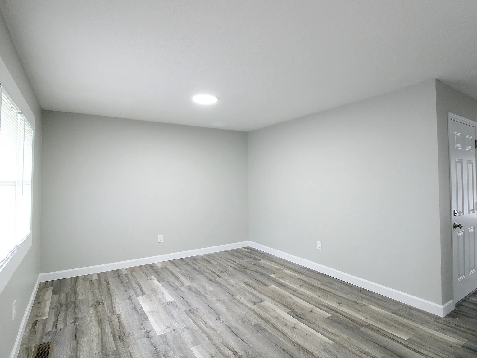 3 bed, 1.5 bath, 1274 sqft, $1,550 — Photo 4
