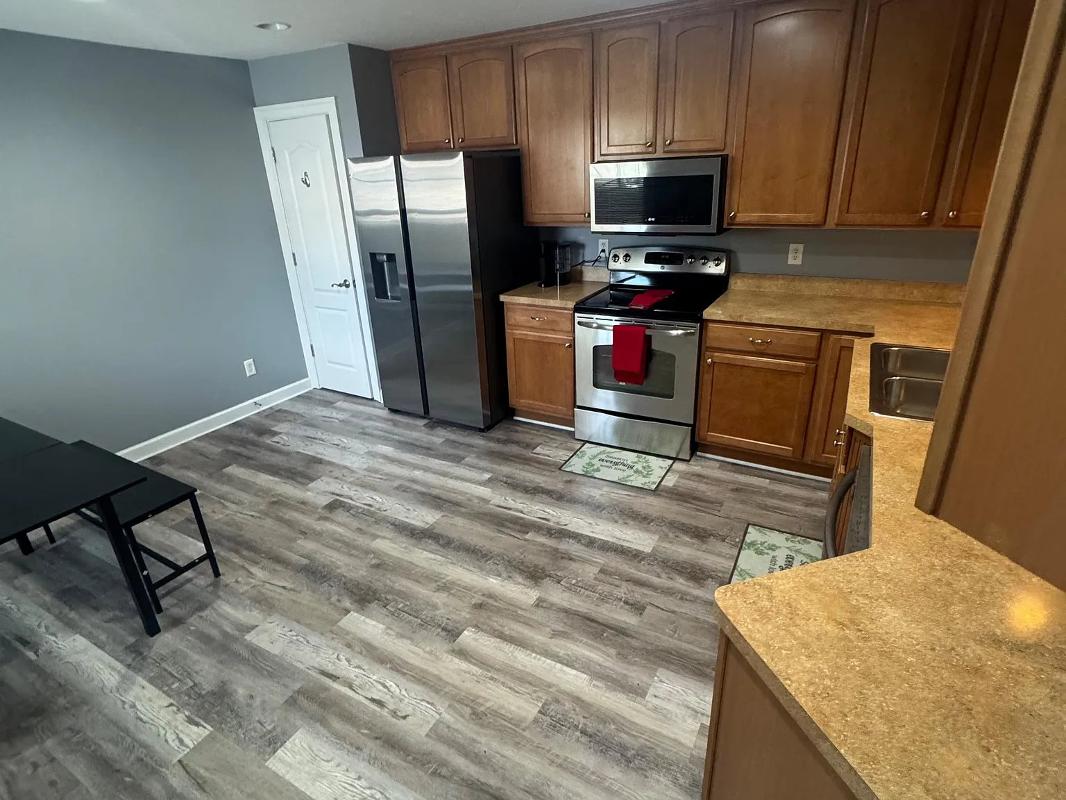 4 bed, 2.0 bath, 1976 sqft, $1,815 — Photo 4