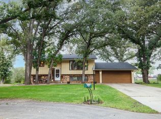 2925 Golf View Ct, Saint Cloud, MN 56301