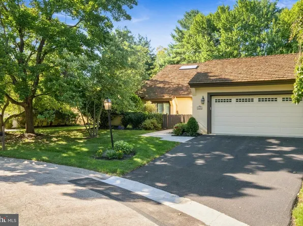 12 Pastern Ln, Blue Bell, PA 19422