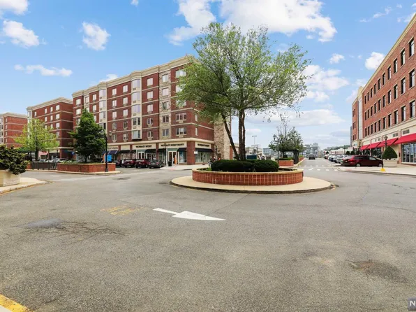 1204 City Pl #1204, Edgewater, NJ 07020