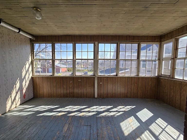 Enclosed porch (2nd floor)
