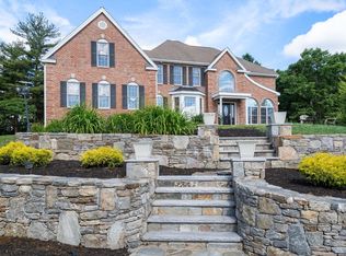 55 Mohawk Path, Holliston, MA 01746