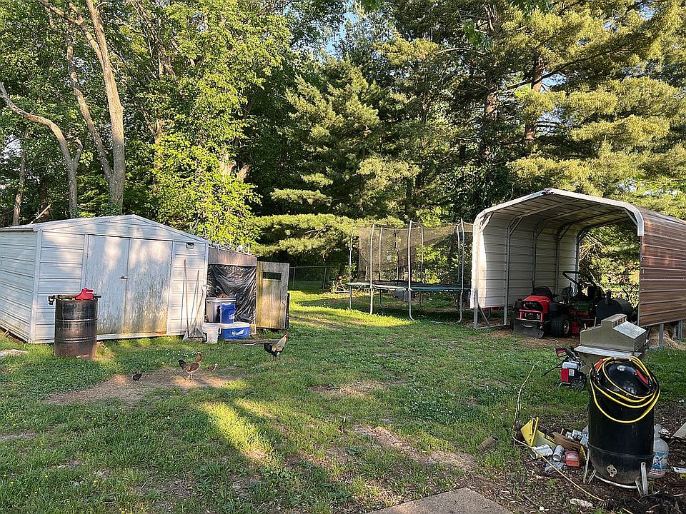 1324 S 1st St, Fairfield, IL 62837 Zillow