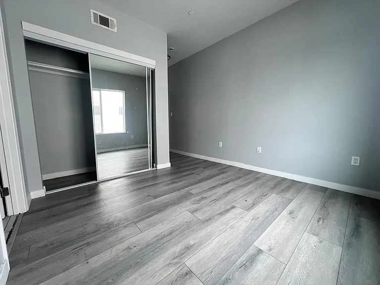 11344 Hatteras St #B12 — Photo 3
