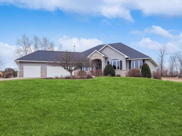 891 Pheasant Run Rd, Clinton, IA 52732