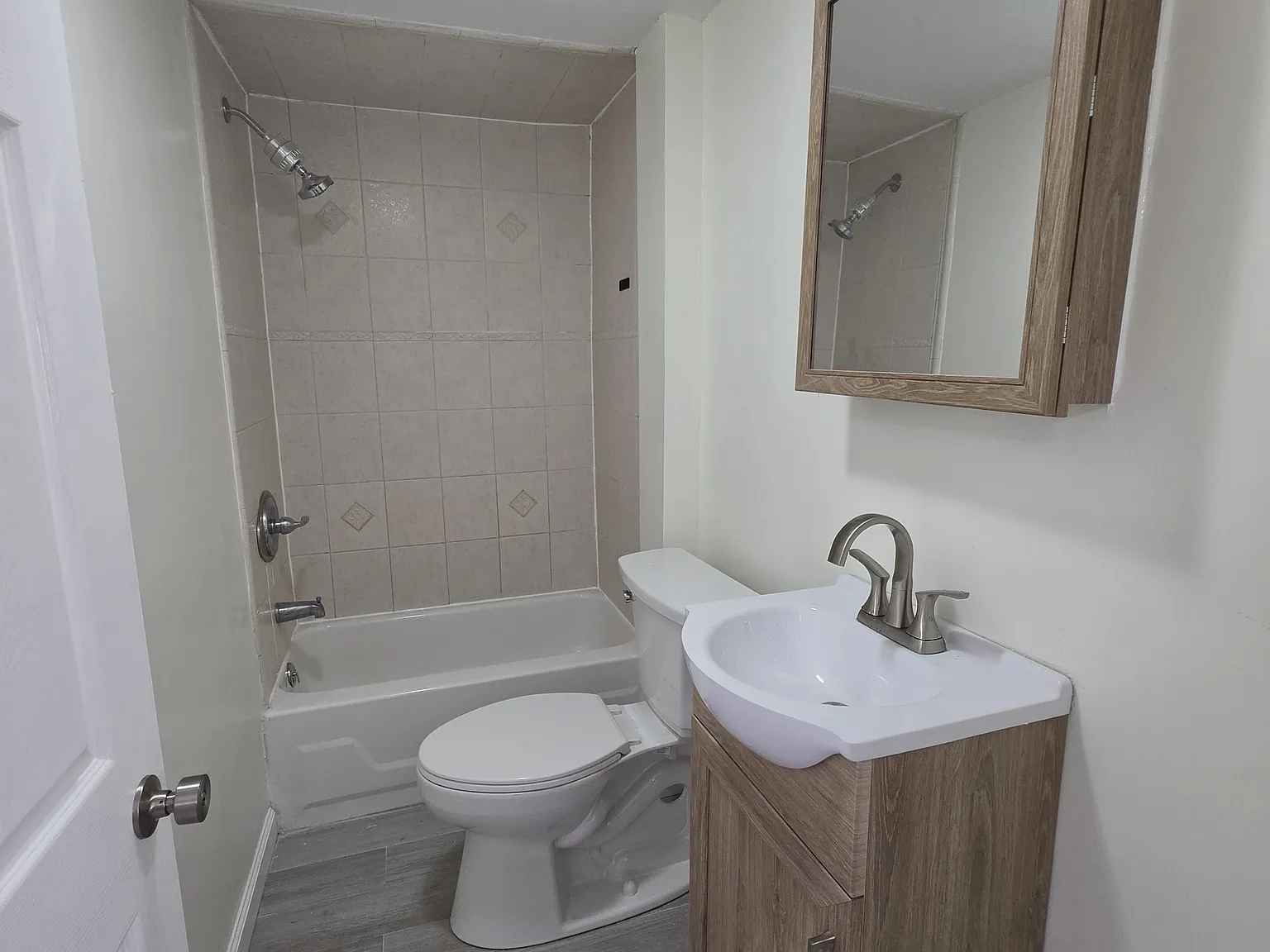1 bed, $2,200 — Photo 3