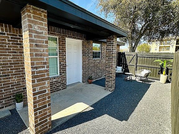 3rd image of 2407 Ivy Ave #1