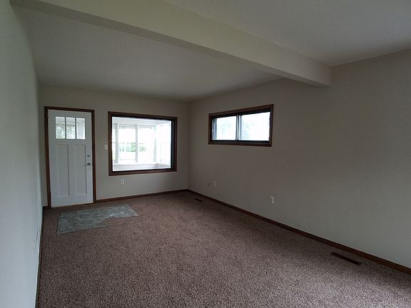 4th image of 2025 Nortonia Ave