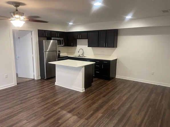 Monarch Place Apartments-2106 Bennett Avenue