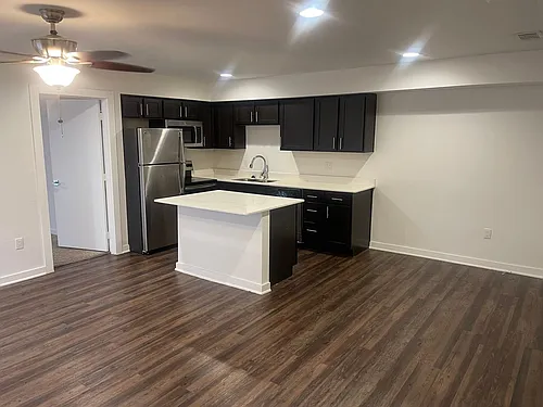 2106 Bennett Ave Photo 1