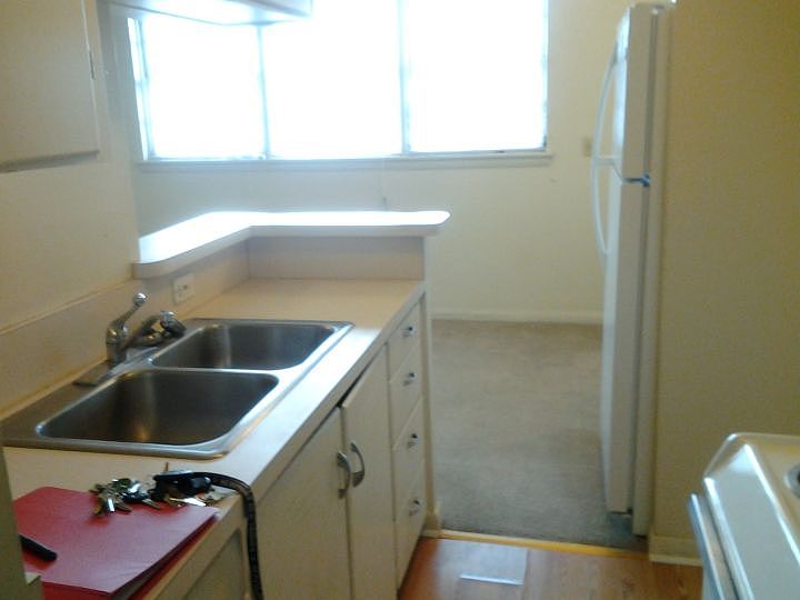 2nd image of 120 N 24th St APT 3