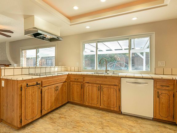 3rd image of 479 Goulburn Ct
