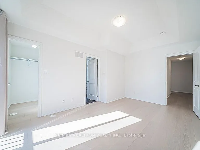 1 Sissons Way — Photo 11