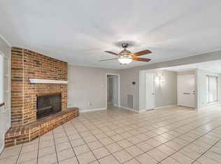 8403 Braeburn Valley Dr, Houston, TX 77074