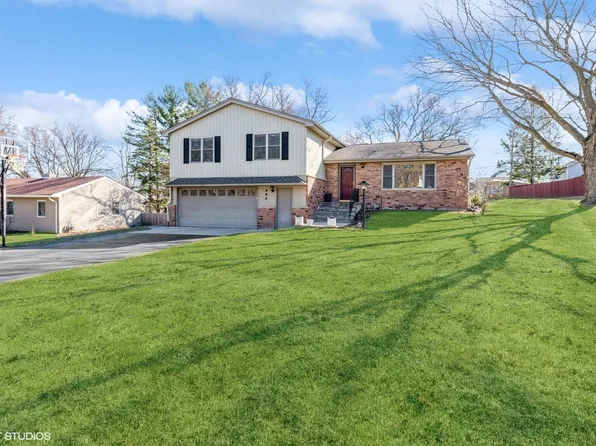 445 Stanford Dr, Marengo, IL 60152