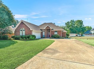 304 Forest Creek Dr, Sherman, TX 75092