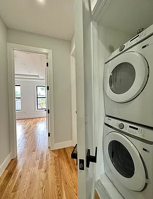 Rented by Artur Gutman, LREB | media 4