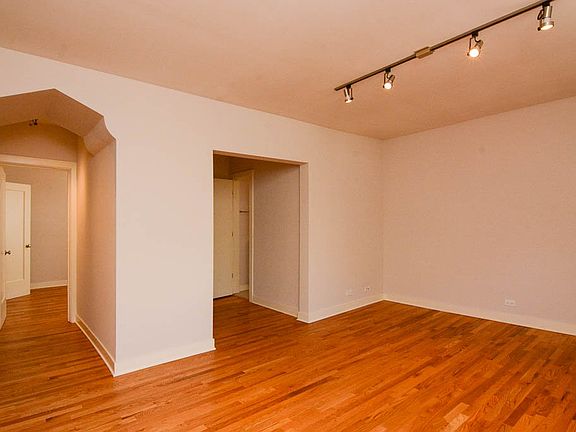 5th image of 2420 N Kedzie Blvd APT 314