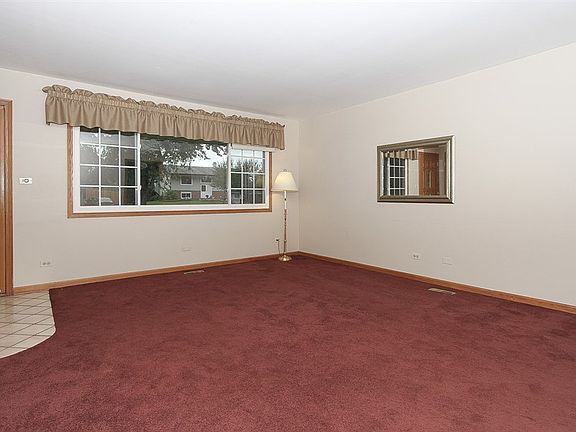 5th image of 21W284 Drury Ln