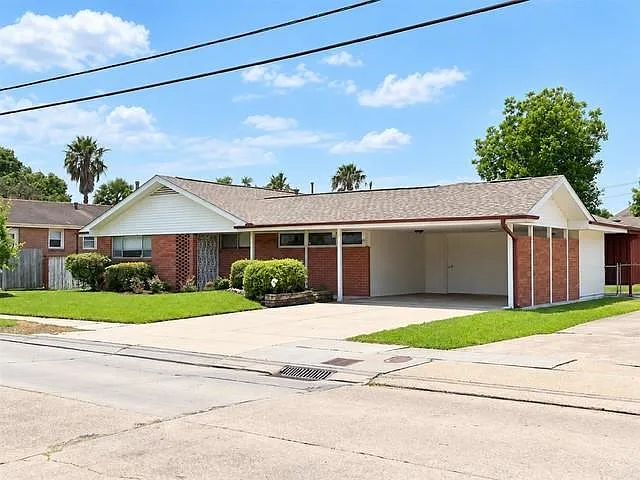 3 bed, 2.0 bath, 1700 sqft, $2,000 — Photo 2