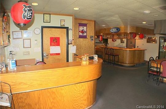 5th image of 1681 E Dixon Blvd