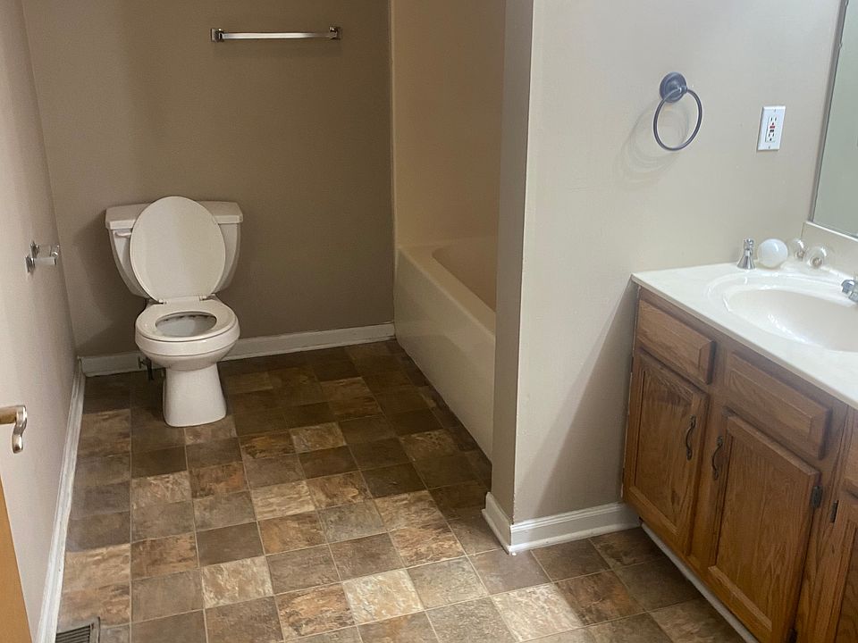 2nd image of 2800 Horizon Dr APT 2